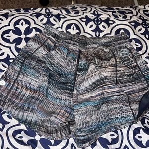 Size 4 hotty Totty Lululemon shorts